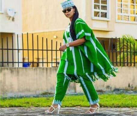 Modern Women’s Smock Set